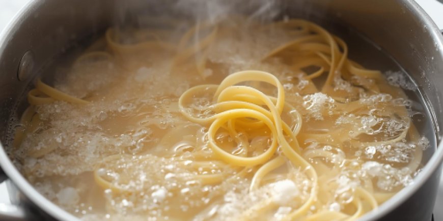 Cook the tagliatelle.