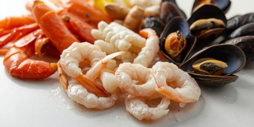 Prepare the shellfish.